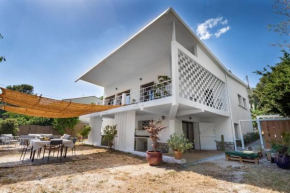 Luxurious modernist architect's house 3-bedrooms with AC - Dodo et Tartine